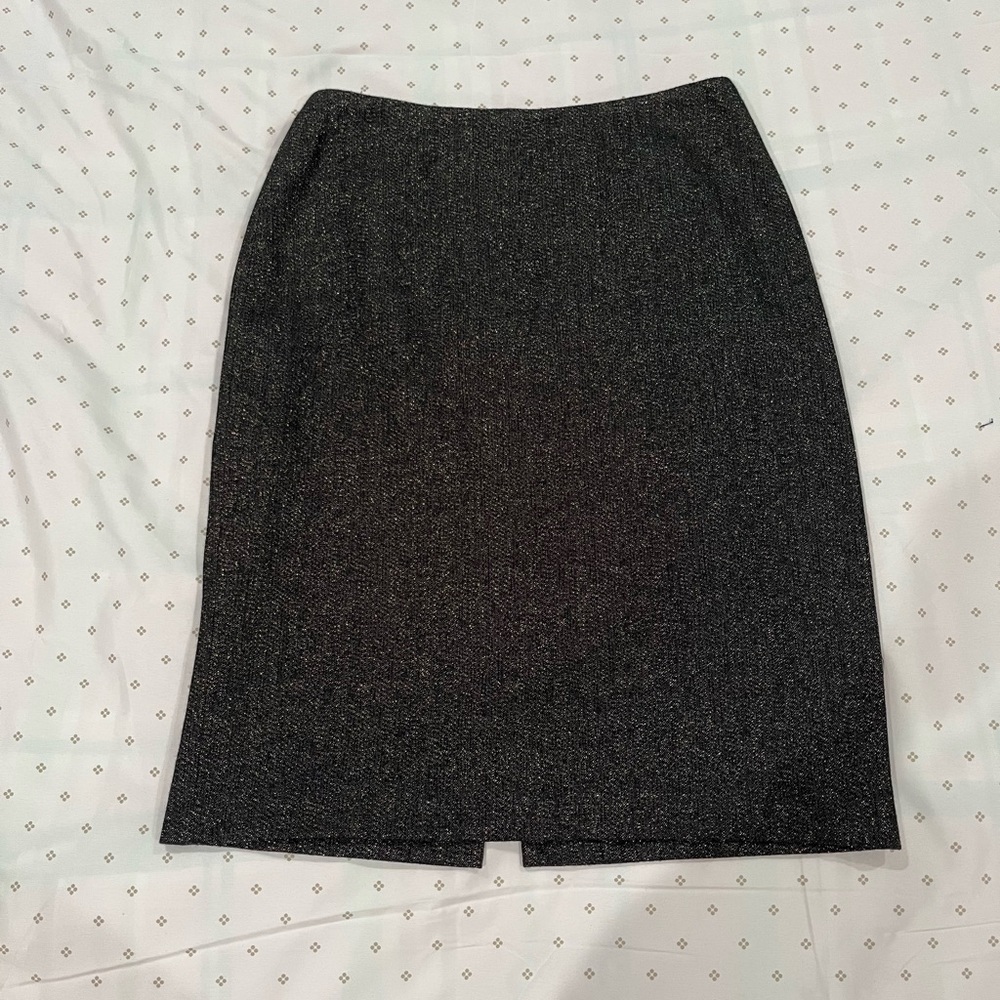 Beautiful pencil skirt size 6